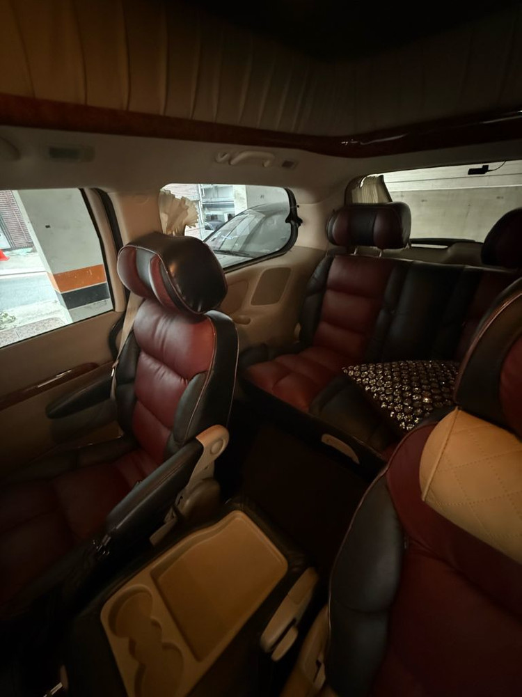 2013년 그랜드카니발 하이리무진 11인승팝니다.--1