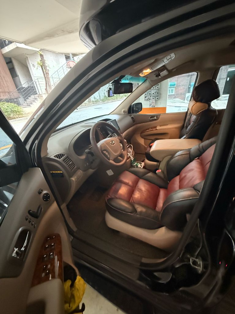 2013년 그랜드카니발 하이리무진 11인승팝니다.--2