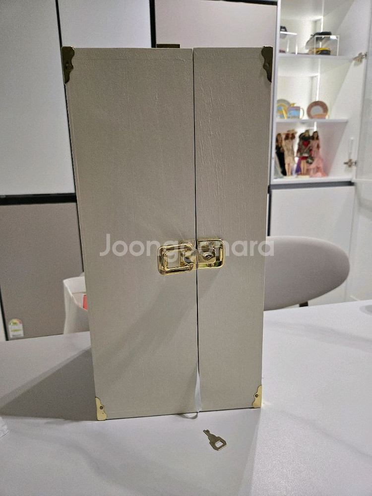 바비인형 실크스톤 옷장 집 정품 및 바비인형 판매합니다--1
