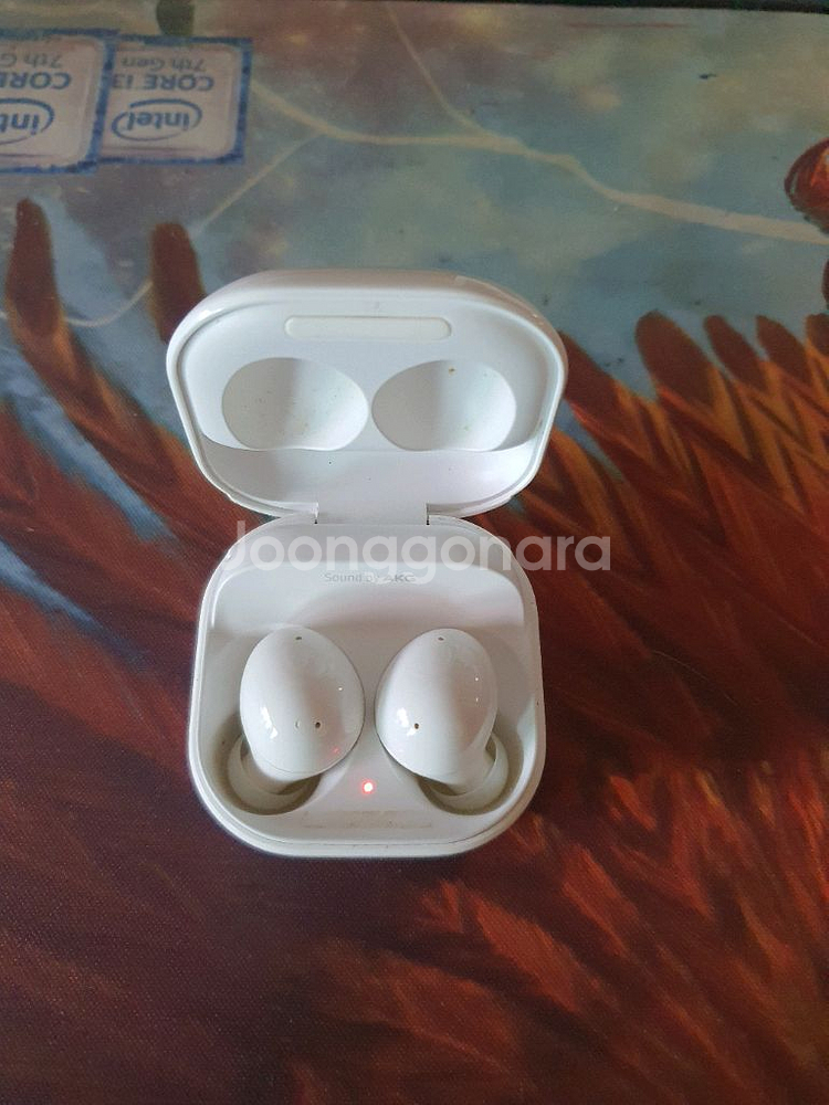 갤럭시 버즈2 화이트 판매(본체+왼쪽,오른쪽 망가짐)--0