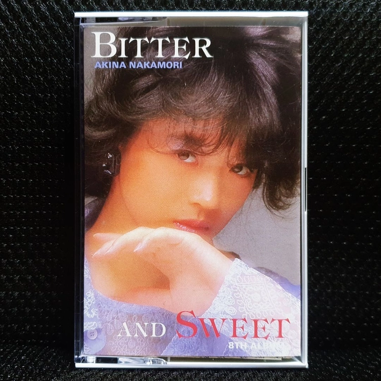 나카모리 아키나 BITTER AND SWEET 카세트 이미지