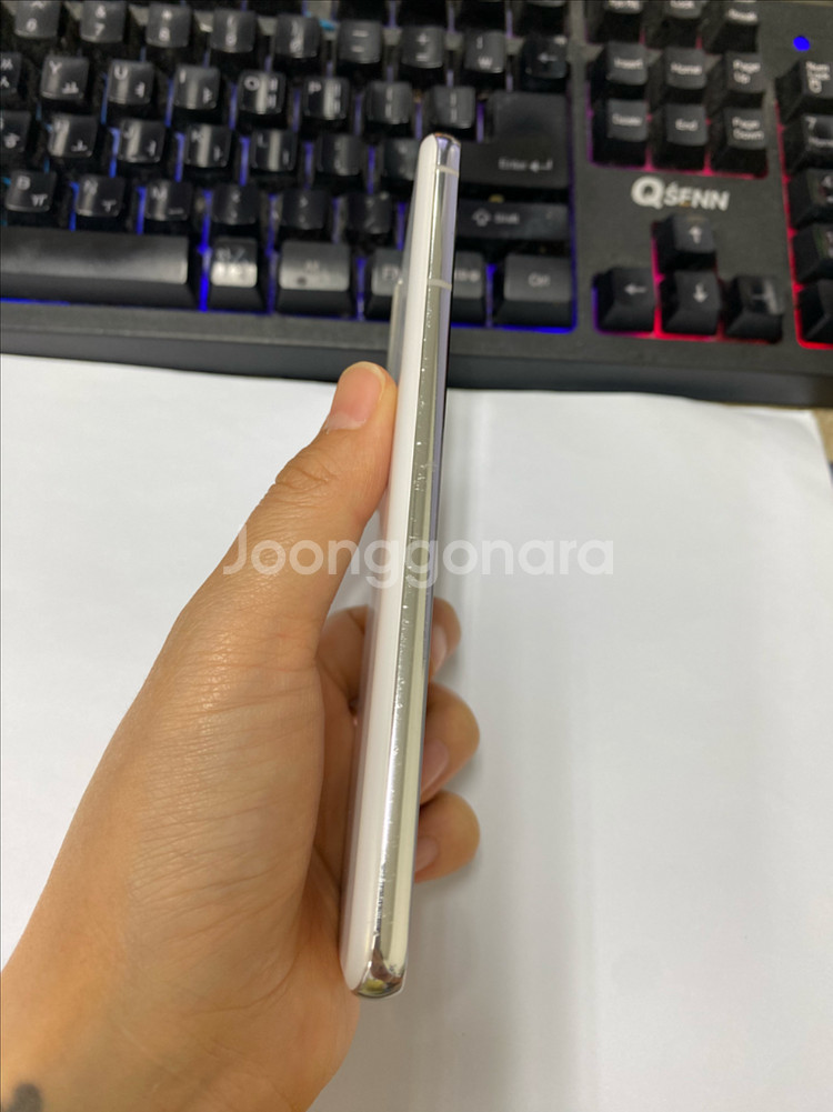 SK 갤럭시S21 화이트 액정SS급 256G 무잔상--4