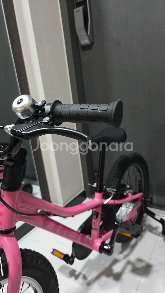 트렉 프리칼리버 16 핑크 팝니다--2