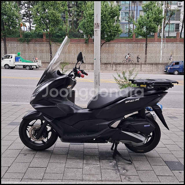 혼다 PCX125 22년식 ABS 윈도우+열선그립+슬라--1