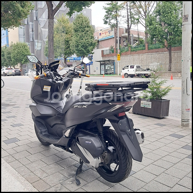 혼다 PCX125 22년식 ABS 특대윈도우+열선+슬라--5