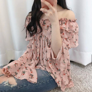 오프숄더 블라우스