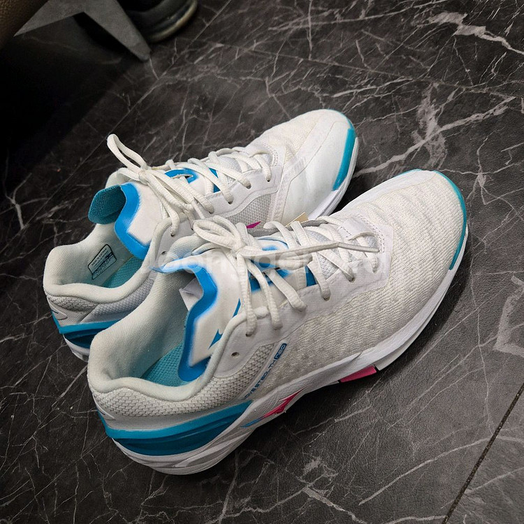 미즈노 배드민턴화 245--0