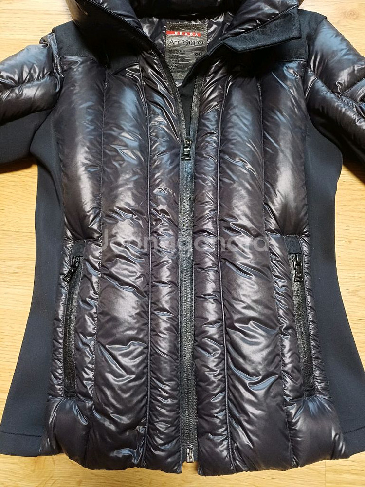 프라다 숏패딩 정품인증서포함!여자40사이즈44~44반!--3