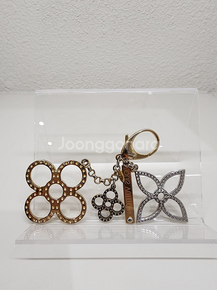 루이비통 M65090 메탈 모노그램 타파쥬 키링--0