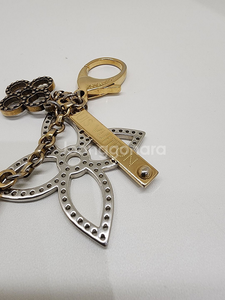 루이비통 M65090 메탈 모노그램 타파쥬 키링--2