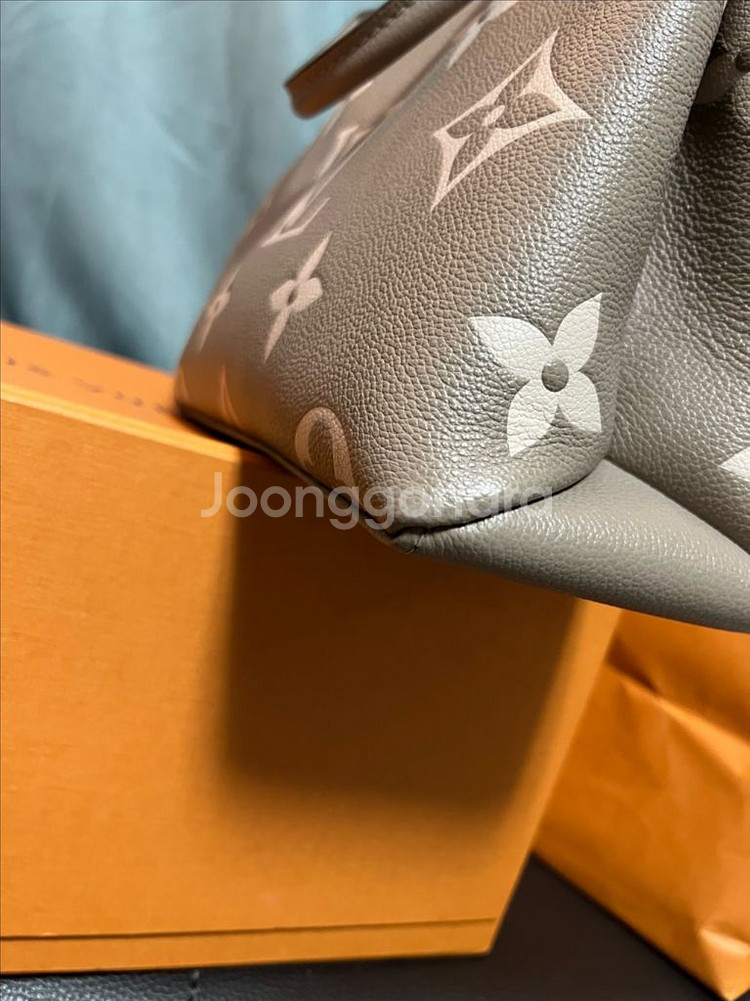 루이비통 쁘띠드 팔레 크림--5