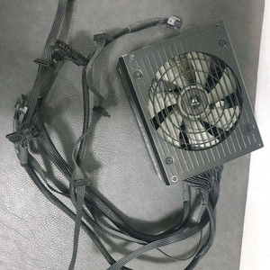 커세어 750W 파워 서플라이