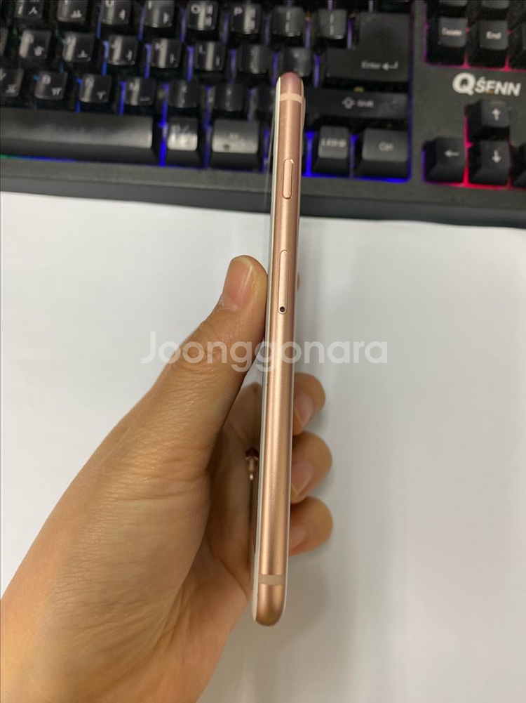 아이폰8 로즈골드 외관깔끔 64GB 무잔상--5