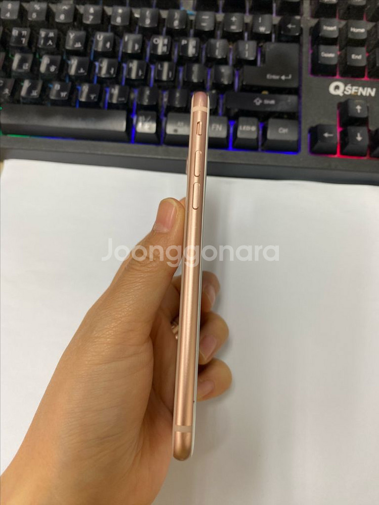 아이폰8 로즈골드 외관깔끔 64GB 무잔상--4