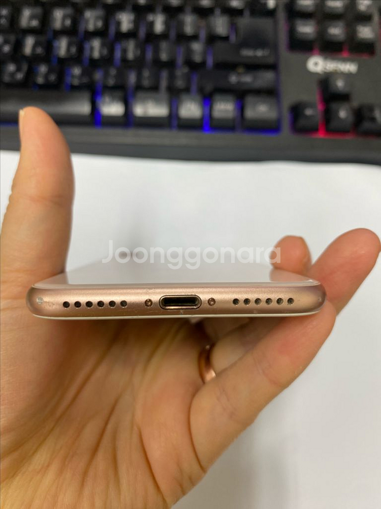 아이폰8 로즈골드 외관깔끔 64GB 무잔상--6