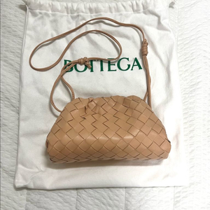 보테가베네타 인트레치아토 만두백 미니
