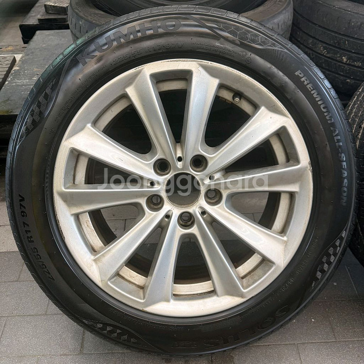BMW 17인치 5시리즈 F10 중고 휠타이어 세트--3