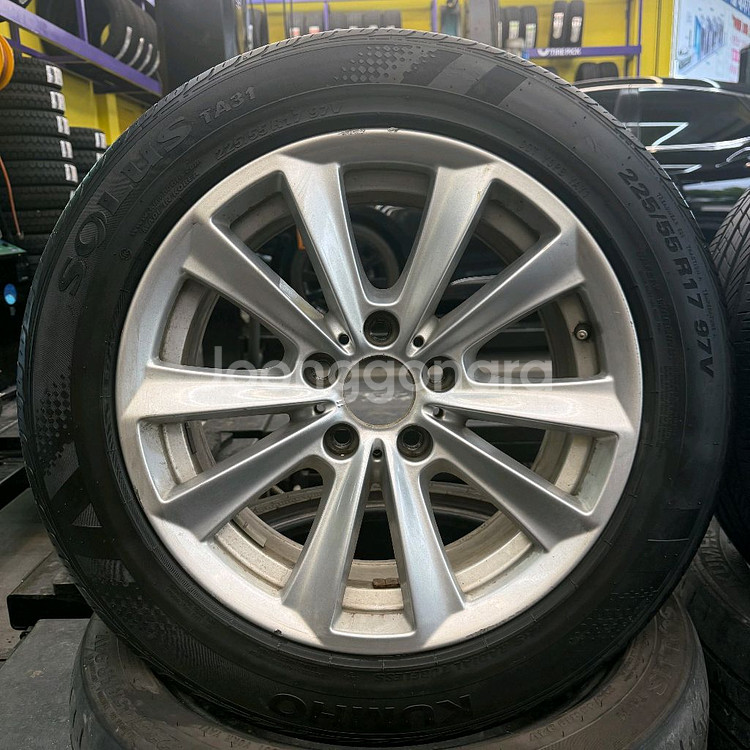 BMW 17인치 5시리즈 F10 중고 휠타이어 세트--2
