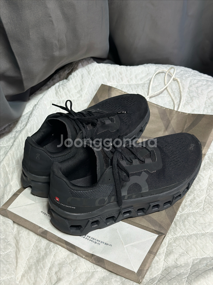 온러닝 클라우드몬스터 블랙 260 41 러닝화--0