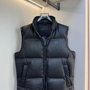 PRADA 비닐 패딩 조끼 자켓