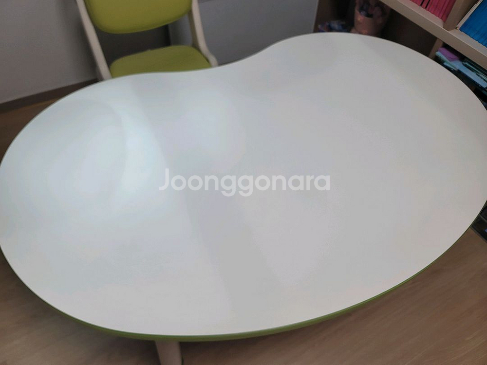 일룸 땅콩책상 1200+의자 세트(+맘스보드 자석칠판)--2