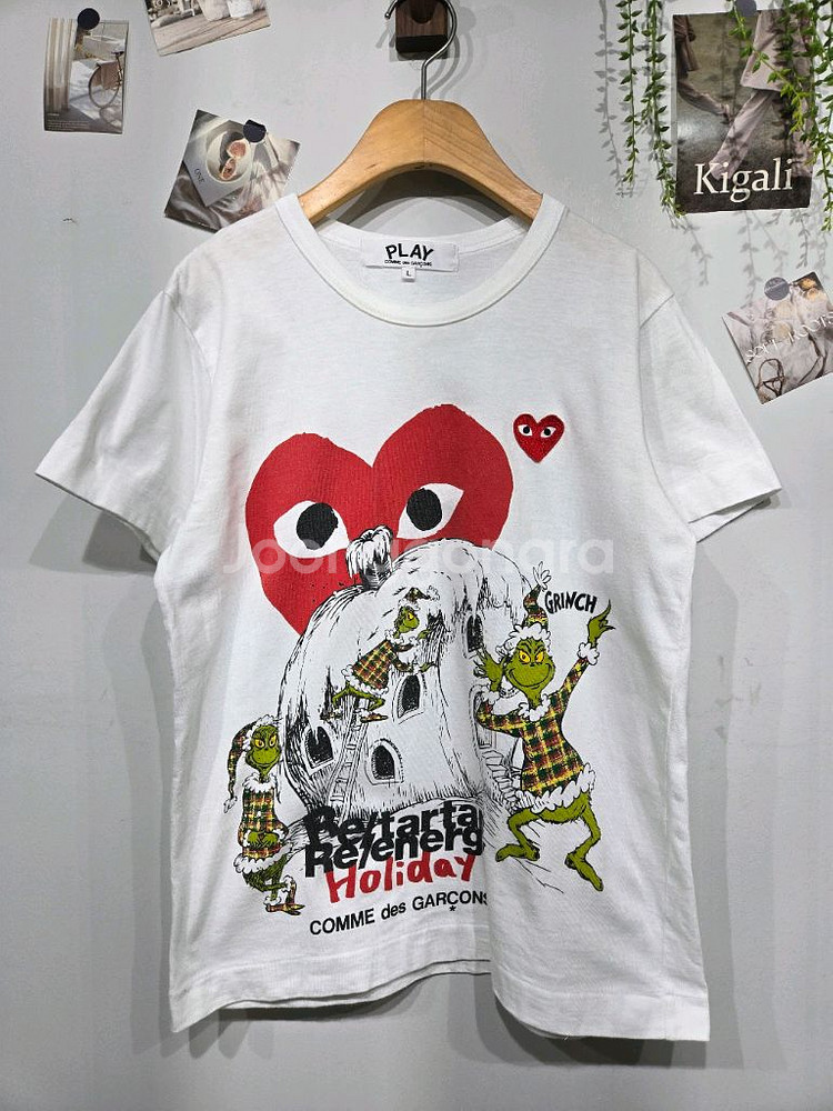 꼼데가르송 그린치 콜라보 반팔티 화이트--2