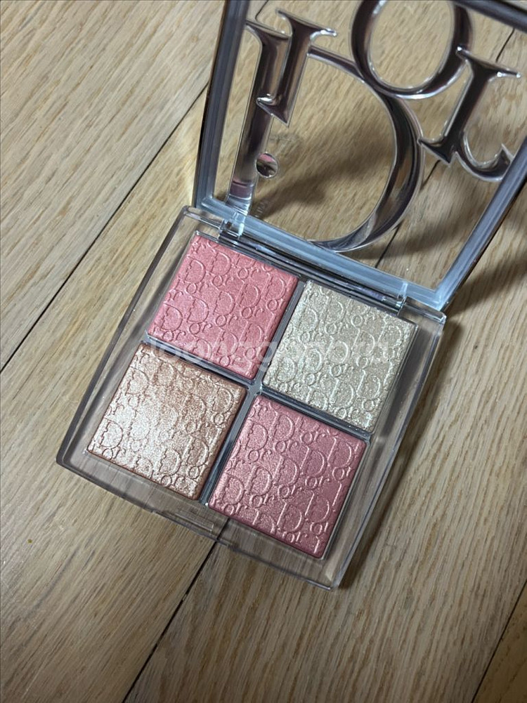 디올 백스테이지 글로우 하이라이터 03 펄리 피치--1