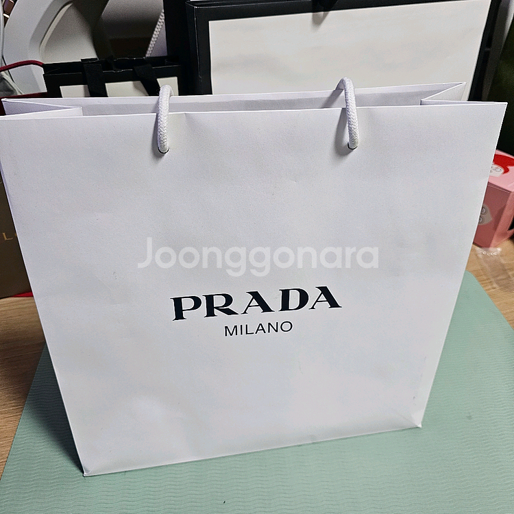 프라다 쇼핑백 팝니다--1