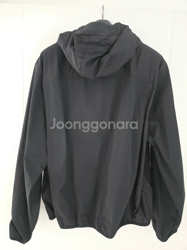 몽클레어 / 24ss 코나 블랙 바람막이 자켓 남자--1