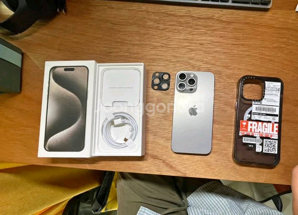아이폰15프로맥스 256GB/자급제--0