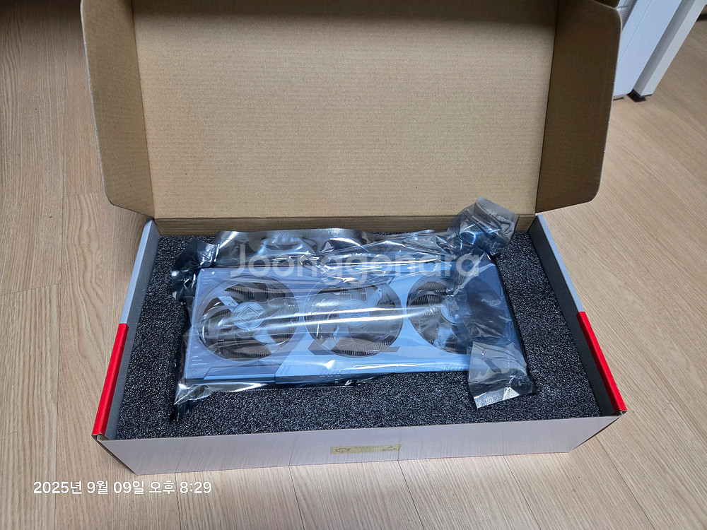 ASRock RX 9070XT 스틸레전드팝니다--1