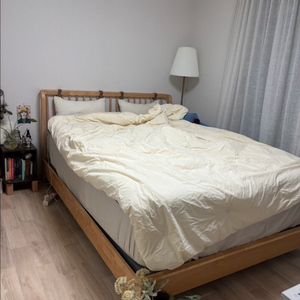 퀸사이즈 침대프래임(이뻐요) 가죽끈 쿠션포함