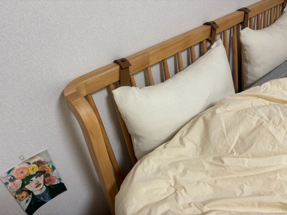 퀸사이즈 침대프래임(이뻐요) 가죽끈 쿠션포함--1