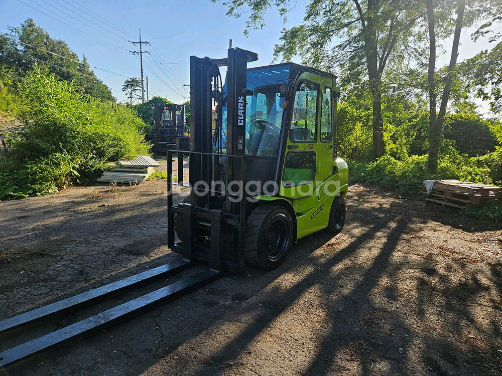 중고지게차 클라크 GTS 30D 디젤 3톤 지게차(캐빈--1