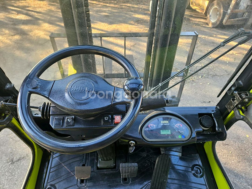 중고지게차 클라크 GTS 30D 디젤 3톤 지게차(캐빈--7