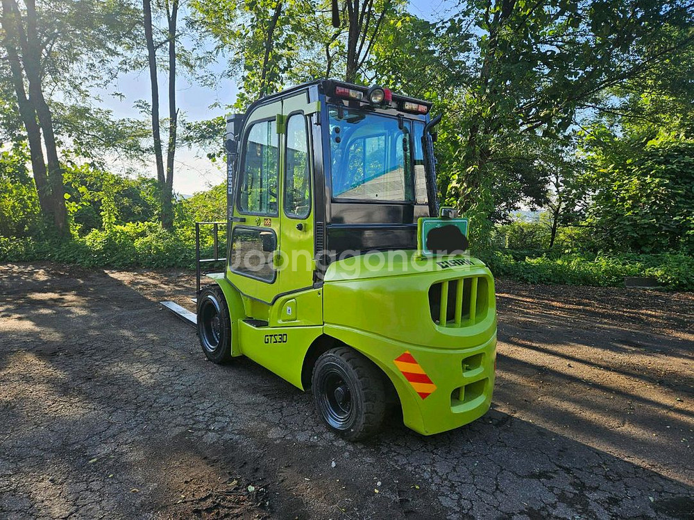 중고지게차 클라크 GTS 30D 디젤 3톤 지게차(캐빈--2