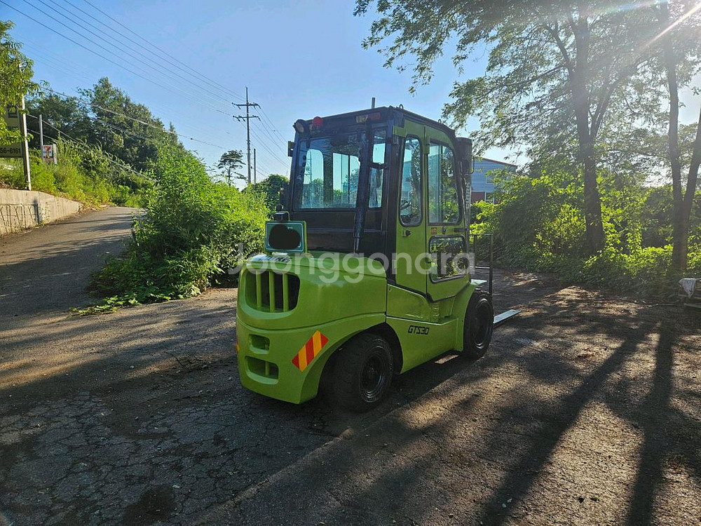 중고지게차 클라크 GTS 30D 디젤 3톤 지게차(캐빈--6