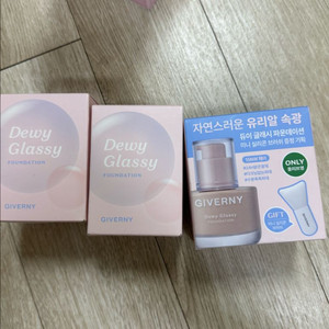 지베르니 듀이글래시 파운데이션 (새상품)