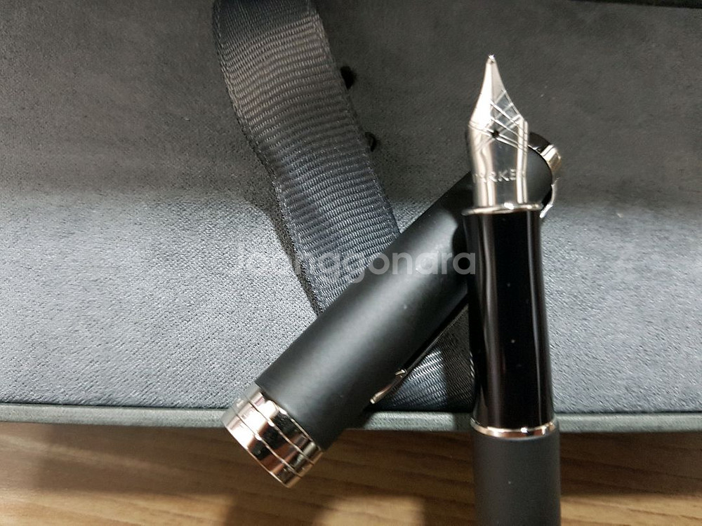 파카 소네트 만년필입니다.--1