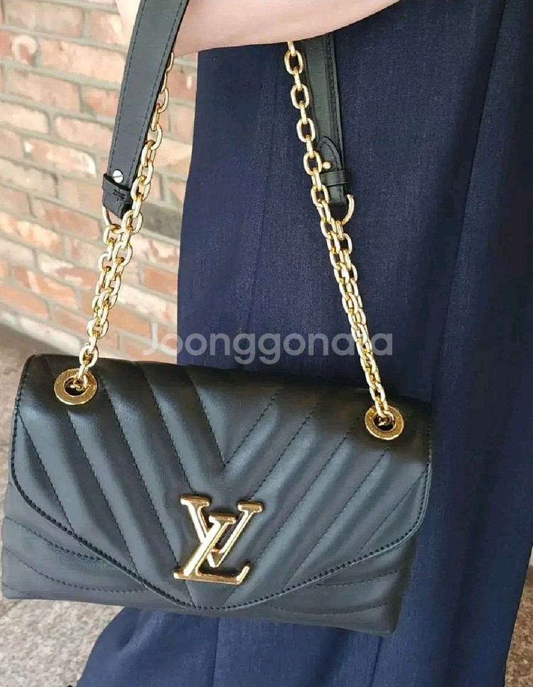 루이비통 LV 뉴웨이브 체인백 블랙 MM 내장칩--0