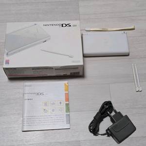닌텐도 DS Lite NDSL 크리스탈 화이트 박스구성