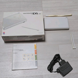 닌텐도 DS Lite NDSL 크리스탈 화이트 박스구성