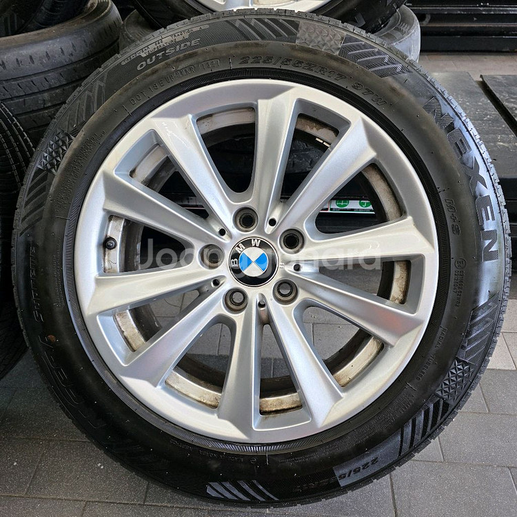 BMW 17인치 5시리즈 F10 순정 휠타이어 판매--1