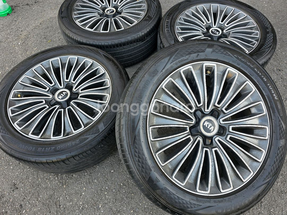 K9 18인치 중고 휠타이어 세트 팔아요 245 50--0