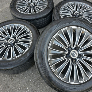 K9 18인치 중고 휠타이어 세트 팔아요 245 50
