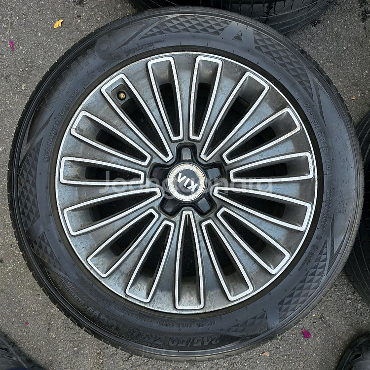 K9 18인치 중고 휠타이어 세트 팔아요 245 50--3