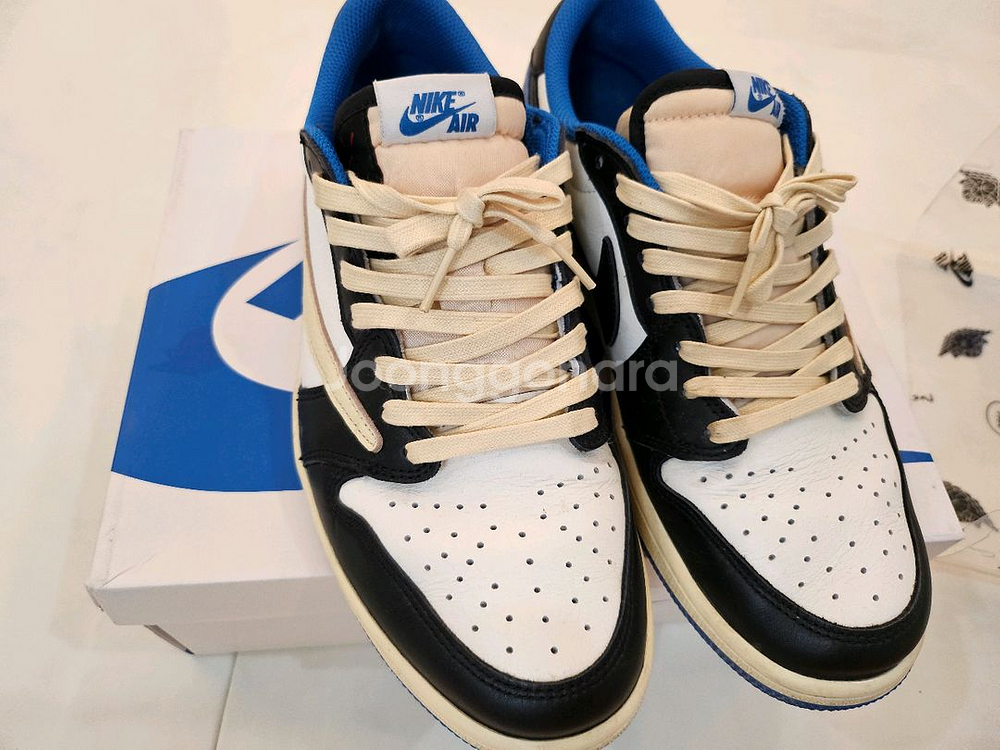 조던1 트래비스 스캇 밀리터리 블루 270--0