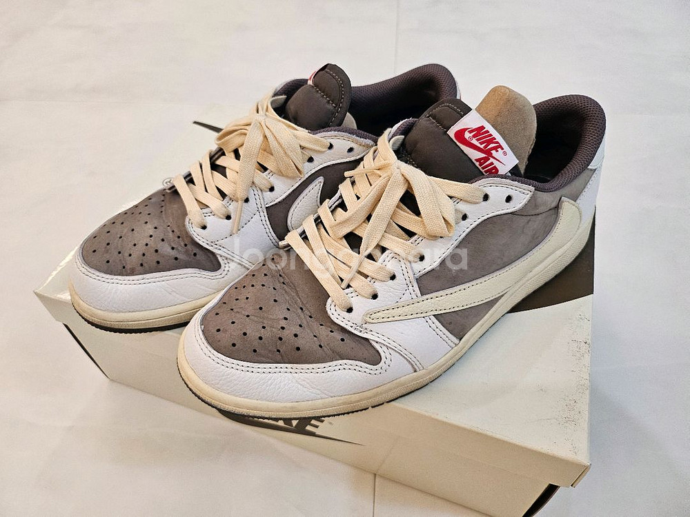 조던1 트래비스스캇 리버스모카 270--0