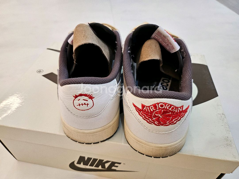 조던1 트래비스스캇 리버스모카 270--1