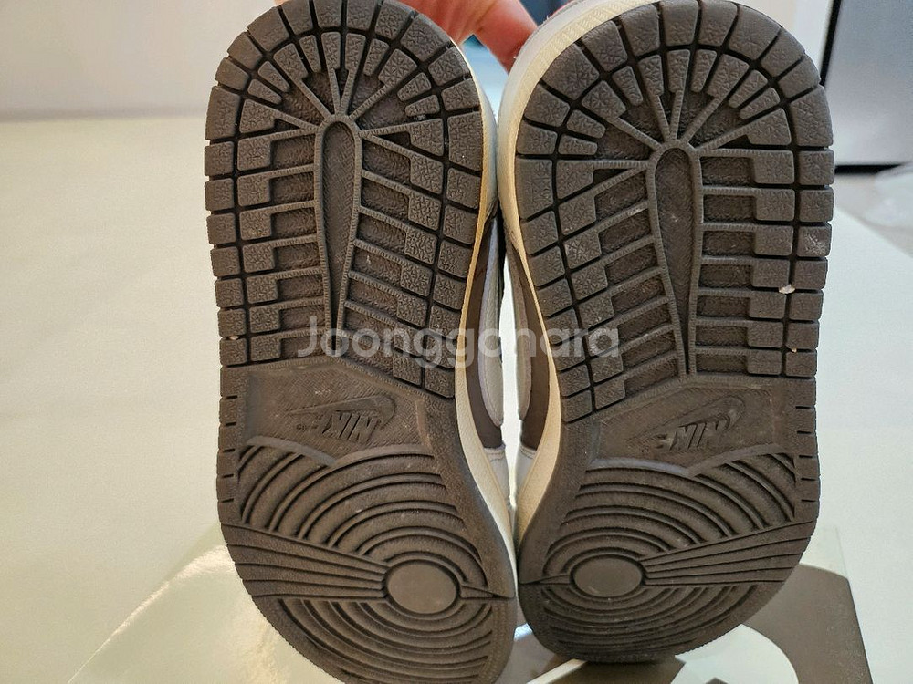 조던1 트래비스스캇 리버스모카 270--3